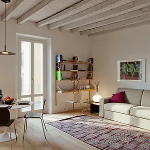 Apartment Parco Sempione, Milan